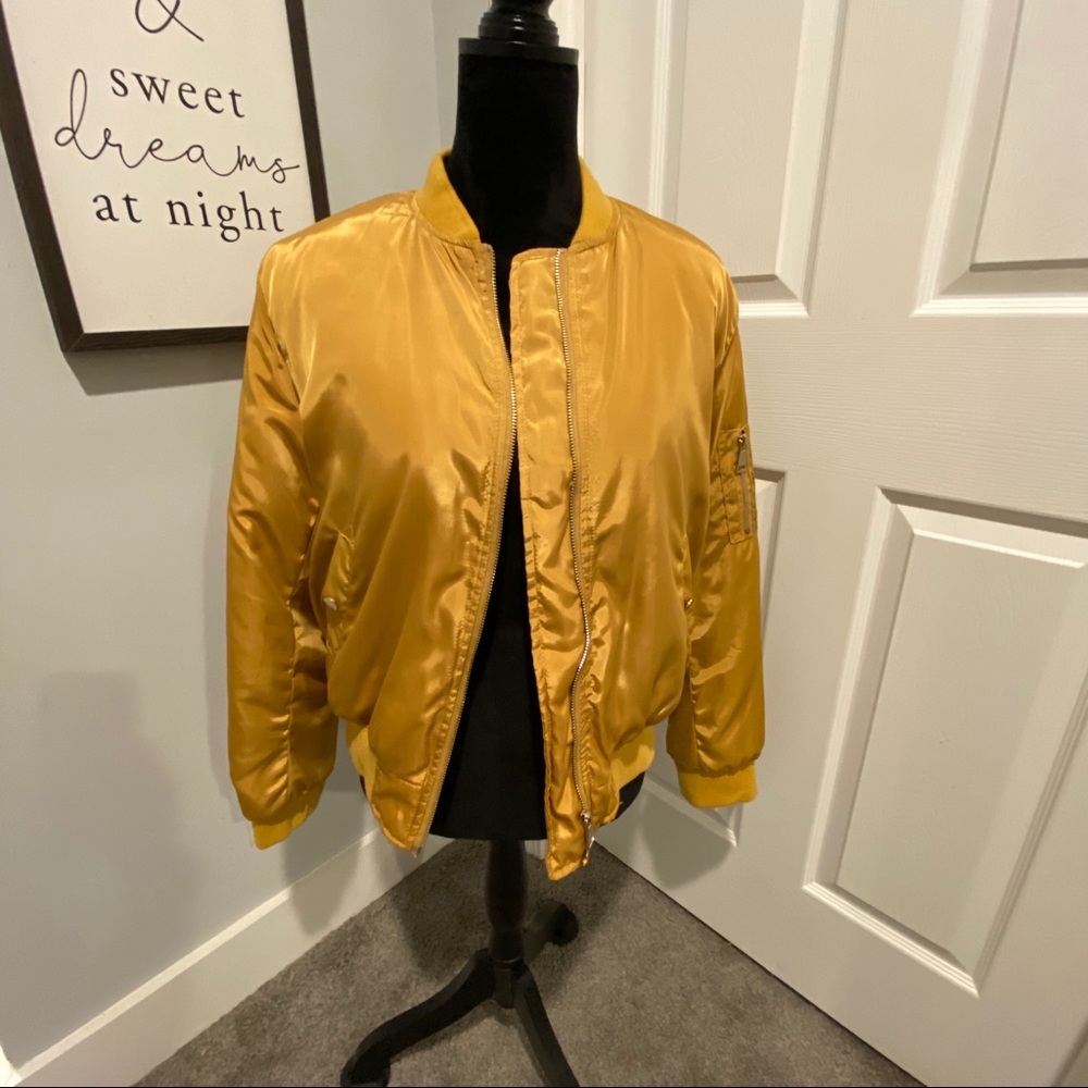 Women’s bomber jacket